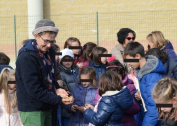 L’abete di Susanna Tamaro nella scuola di Sferracavallo