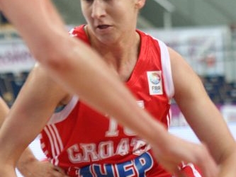 Azzurra Ceprini A1 – La guardia nazionale croata Jelena Ivezić in biancorosso.