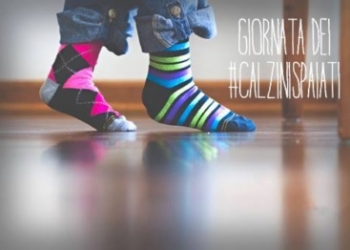 “Nel mondo dei calzini spaiati”. Attività didattico-carnascialesca per i bambini