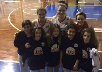 Azzurra Ceprini A1 – Blake, Taryn e Vale festeggiano la vittoria con le giovani fans della U13