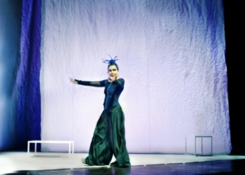 Sabina Guzzanti al Mancinelli racconta l’Italia del futuro