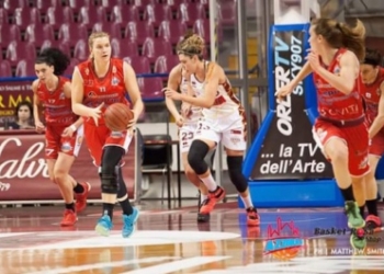 Azzurra Ceprini A1- Barbara Marinelli : “Noi tifosi non vogliamo pregare per la salvezza e vogliamo essere sempre fieri della nostra squadra .”