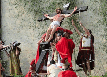 Rappresentazione sacra nella chiesa di San Giovenale