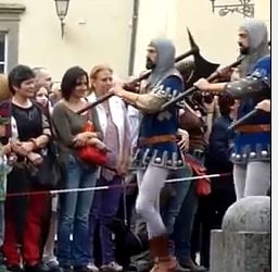 Corteo storico 2016. La pioggia ha rovinato la festa