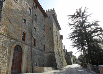 Operaio muore cadendo dal tetto del castello di Parrano, assolto il titolare dell’impresa