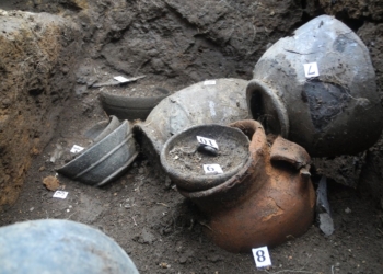 Nuove scoperte dallo scavo di Crocifisso del Tufo, trovata una nuova tomba