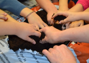 Imparare a mangiare sano amando la terra con il progetto didattico “Orto a scuola”