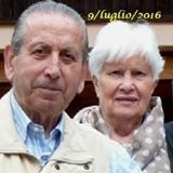 Vorrebbero essere seppelliti vicino alla figlia ma la legge non lo consente. Da 10 anni non sperano altro.