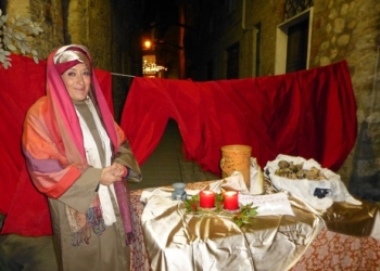 Il borgo di Ficulle si accende di solidarietà con i suoi presepi