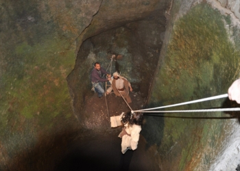 Presepe nel Pozzo, il bambinello raggiunge la sacra famiglia a 30 metri di profondità