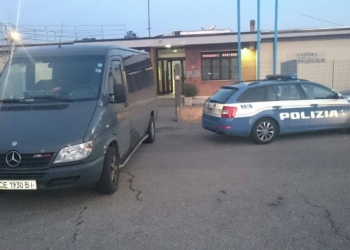 Smembrano una moto e la dividono in tre scatole, denunciati dalla PolStrada.