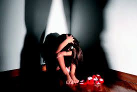 Violenza su minore, la bambina affidata al padre naturale. Le indagini proseguono a ritmo serrato