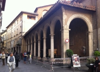 CHE FINE HANNO FATTO LE FORMELLE IN TERRACOTTA RIMOSSE DUE ANNI FA DAL TETTO DI SANT’ANDREA