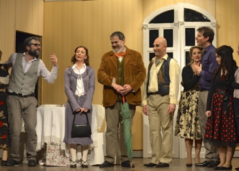 Risate e applausi per Cani e Gatti con la Compagnia del Cantico di Orvieto al Boni