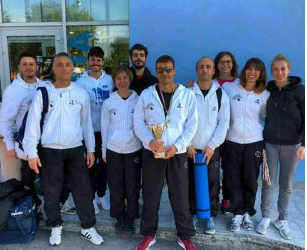 Umbria Nuoto in rosa. La squadra master conquista il quinto posto a Bastia