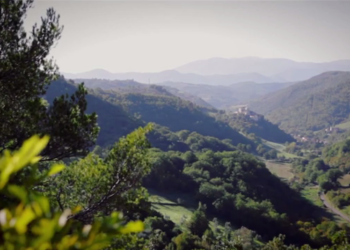 Un invito a visitare l’Umbria e scoprire una “terra ricca di tempo”, lanciato lo spot con la voce di Filippo Timi