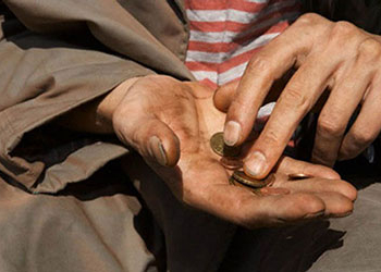 Accattonaggio molesto, repinta in consiglio la richiesta di un’ordinanza per contrastare il fenomeno