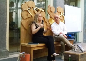 Pubblico delle grandi occasioni e atrio del palazzo dei Sette gremito per i Templari di Barbara Frale