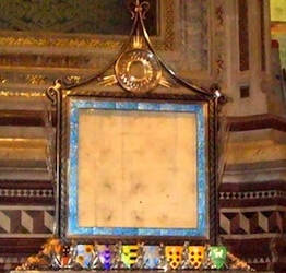 Corpus Domini:la marcia di 225 pellegrini da Bolsena a Orvieto,la discesa del Reliquiario del Corporale, l’ingresso del Corteo in Duomo