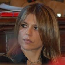 Accattonaggio molesto, repinta in consiglio la richiesta di un’ordinanza per contrastare il fenomeno