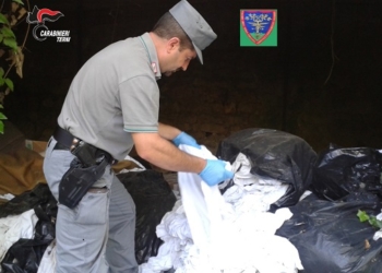 Indagine Forestale, denunciati in due per abbandono rifiuti tessili