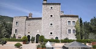 Borghi e castelli, adesso si vendono online. Il 29 settembre si apre l’asta per il Maniero di Melezzole