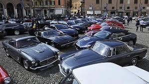 Raduno annuale Auto Maserati in piazza Duomo