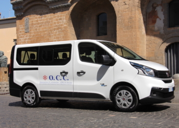 “Fai volare la Speranza”: per i 20 anni di Occ un libro e un nuovo pulmino per il trasporto dei pazienti