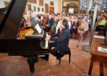 All’Unitre riprendono gli ascolti musicali del maestro Cambri