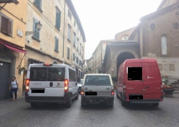 “Se la lascio qui, che dite, impiccia? Solo cinque minuti”. Ripartiamo da qui, per costruire la mobilità alternativa