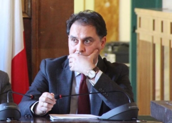 Acquisizione e accorpamento al Demanio di parti di strade a Sferacavallo, atto approvato in Consiglio