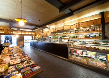 Studenti del gruppo “Arizona in Italy” entrano nel backstage del Montanucci: “Esperienza paradisiaca”