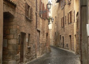 Crisi centro storico, respinta mozione Minoranza. Vincenti: “evidenti elementi di schizzofrenia non possono essere ignorati”