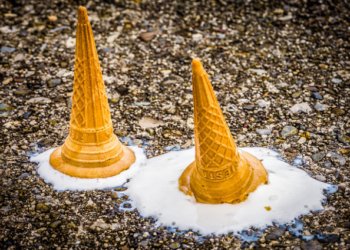 Gelati sì, gelati no?  M&C: “Comune inerte”. Germani: “Concesso patrocinio e uso gratuito spazi”