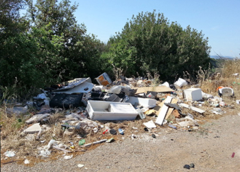 Discariche a cielo aperto, arrivano 80 telecamere per dare la caccia ai furbetti del rifiuto selvaggio
