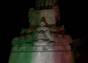 “15-18 Italiani in Trincea”, bandiera di luce tricolore sui monumenti ai caduti