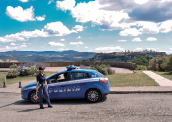 Potenziati i controlli sul territorio, la Polizia arresta un italiano e allontana due rumene