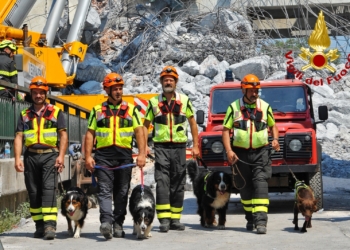 Rientrati alla base i vigili del fuoco dell’Umbria intervenuti a Genova per il crollo del Ponte Morandi