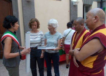 Sulla Rupe arriva il Mandala della Pace, accolti i monaci tibetani del Jadrel Khangtzen