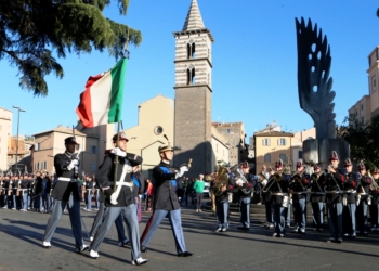 Onore ai caduti della città di Viterbo da parte degli allievi marescialli del XIX corso saldezza