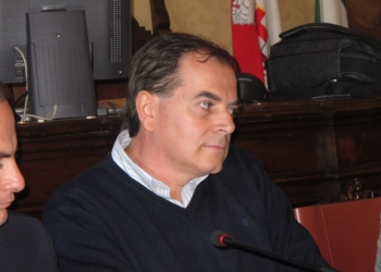 Parcheggi gratuiti per turisti e residenti per le festività natalizie. Lo chiede Confcommercio per redere più fruibile il centro storico