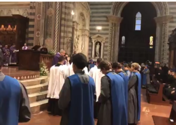 VIDEO – Cerimonia di vestizione in Duomo