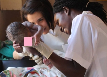 “Cerchiamo un’ostetrica per la missione in Uganda”, in 60 rispondono all’appello di Icad