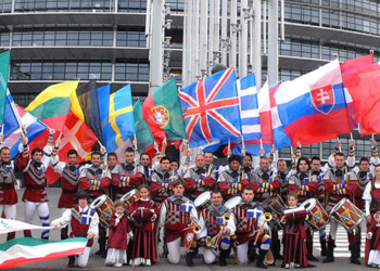 Gruppo Sbandieratori di Amelia compie 25 anni e presenta il nuovo calendario di eventi