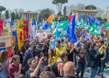 Tutti uniti sotto una bandiera!