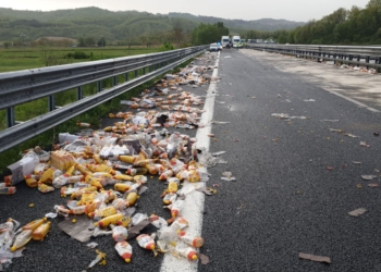 Perde carico di olio per frittura, code in Autostrada tra Orvieto e Fabro