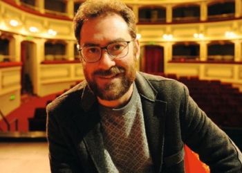 Al Teatro Caffeina di Viterbo va in scena Mister Volare, spettacolo musicale sulla storia di Domenico Modugno