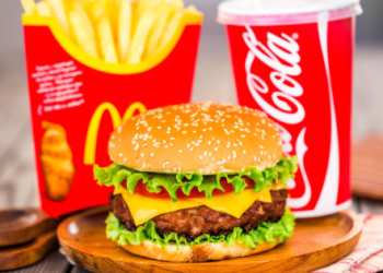 Fast food allo Scalo, i residenti dicono No: “Piuttosto facciamoci un parcheggio”