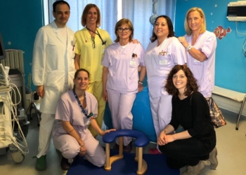 L’Associazione Piccoli Passi consegna l’ergonomico sgabello per il parto al reparto di Ostetricia dell’Ospedale di Orvieto