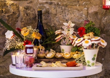 Orvieto in Fiore 2019, torna il concorso per balconi e vetrine fiorite. In programma anche l’Aperitivo Medievale ispirato alle ricette dell’epoca
